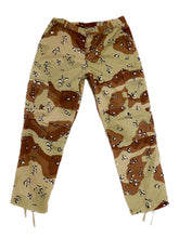 Load image into Gallery viewer, Vintage Chocolate Chip Desert Storm Camo Pant