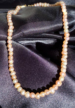 Load image into Gallery viewer, Pink Fresh Water Pearl Choker
