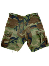 Load image into Gallery viewer, Vintage Camouflage Cargo Shorts
