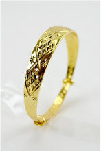 Load image into Gallery viewer, Athena Bangle in Gold
