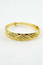 Load image into Gallery viewer, Athena Bangle in Gold
