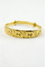 Load image into Gallery viewer, Aurora Bangle in Gold

