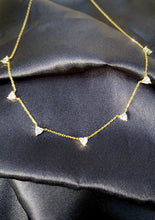 Load image into Gallery viewer, L&#39;amour Heart Station Necklace
