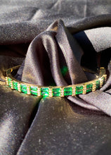 Load image into Gallery viewer, Baguette Bangle in Gold
