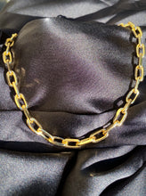 Load image into Gallery viewer, 18k Chain Link Necklace in Gold
