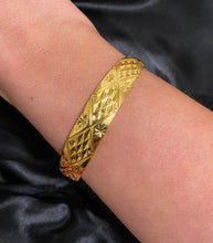 Load image into Gallery viewer, Athena Bangle in Gold
