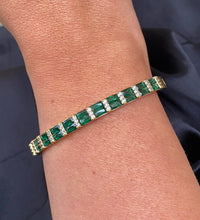 Load image into Gallery viewer, Baguette Bangle in Gold
