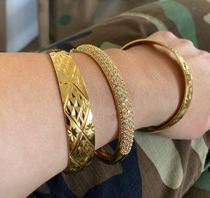 Diamond Pavè Bangle in Gold