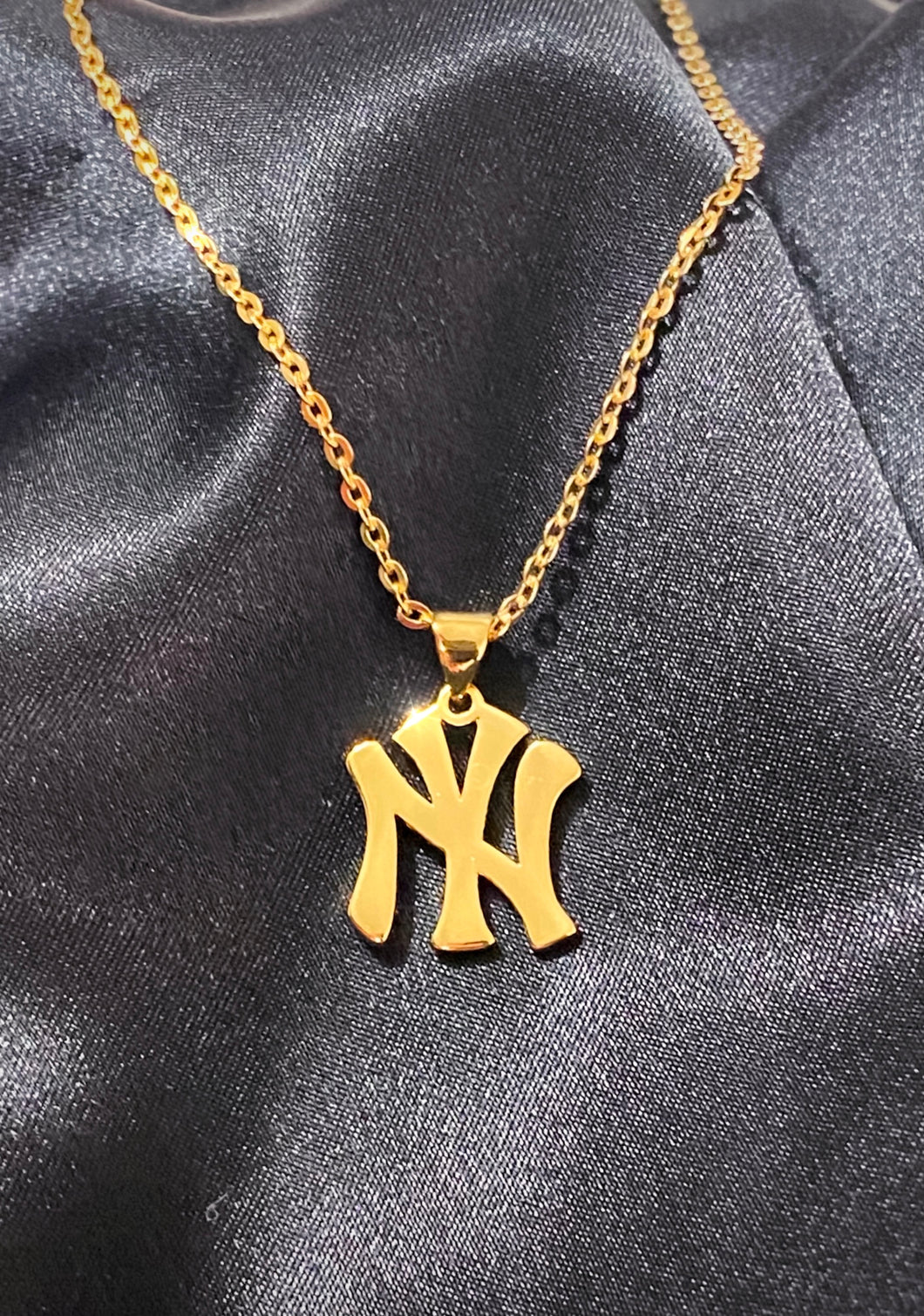 24k NY Necklace in Gold